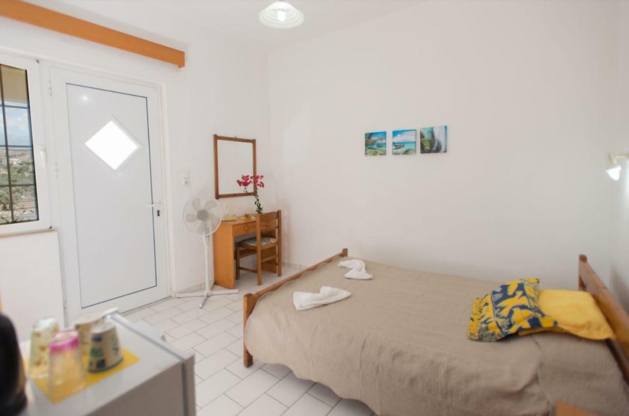 Kazakis Nikos Rooms Pitsídia Exterior foto