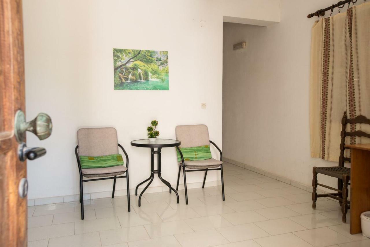 Kazakis Nikos Rooms Pitsídia Exterior foto